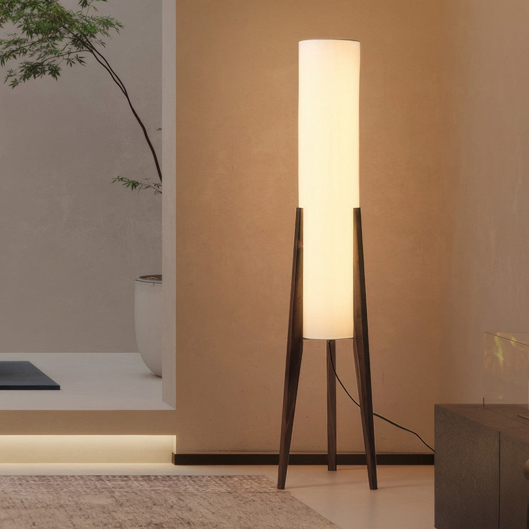 Gulvlampe i Valnød - Moderne & Retrodesign | Kunstlampe