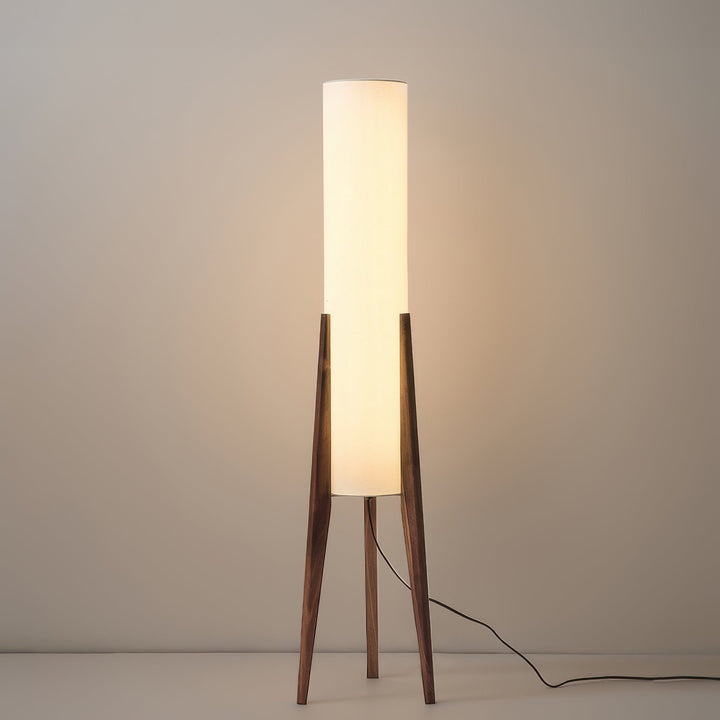 Gulvlampe i Valnød - Moderne & Retrodesign | Kunstlampe