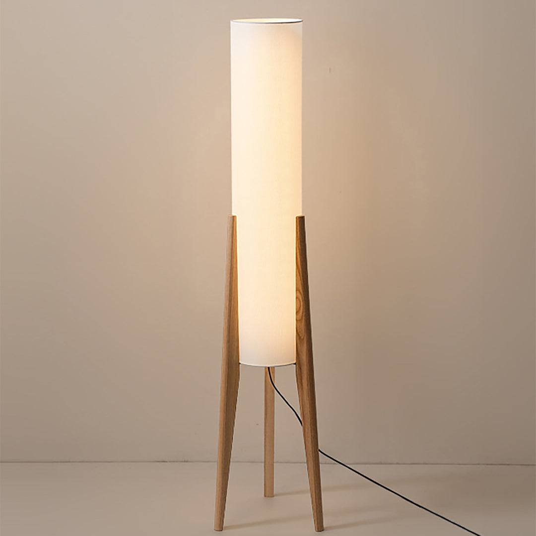 Gulvlampe i Valnød - Moderne & Retrodesign | Kunstlampe