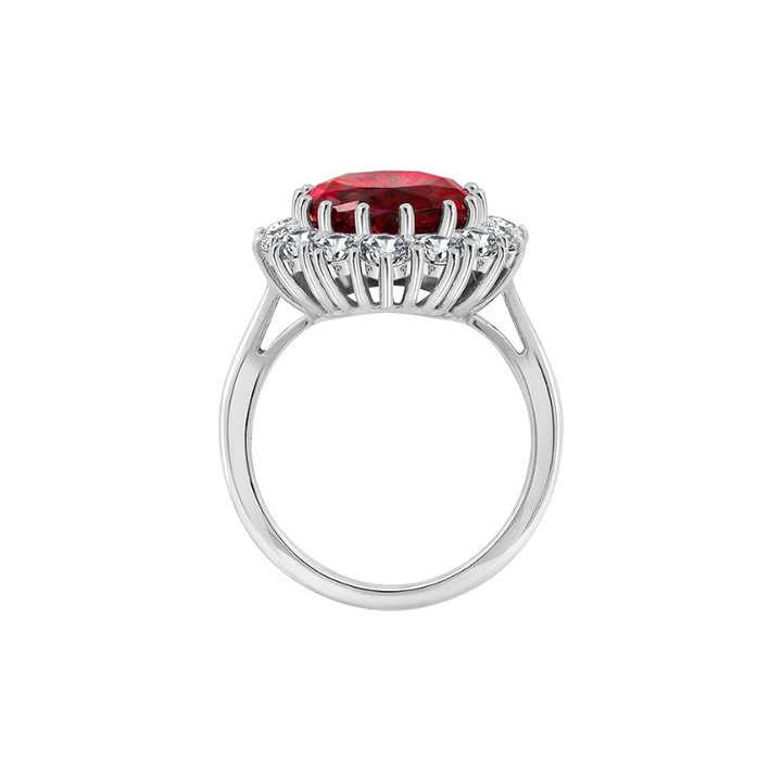 Elegant ring i hvidguld med rubinaccent