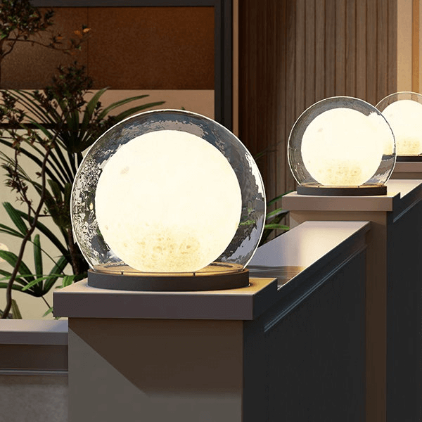 Moderne udendørslampe - Design i måneform