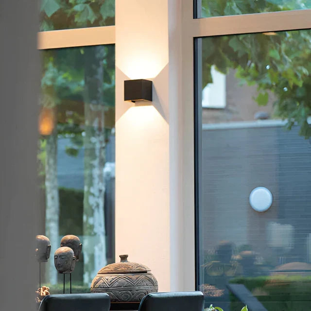 Trådløs Væglampe til Indendørs og Udendørs Brug | LED-lampe med Batteri og Sensor | GlowCube