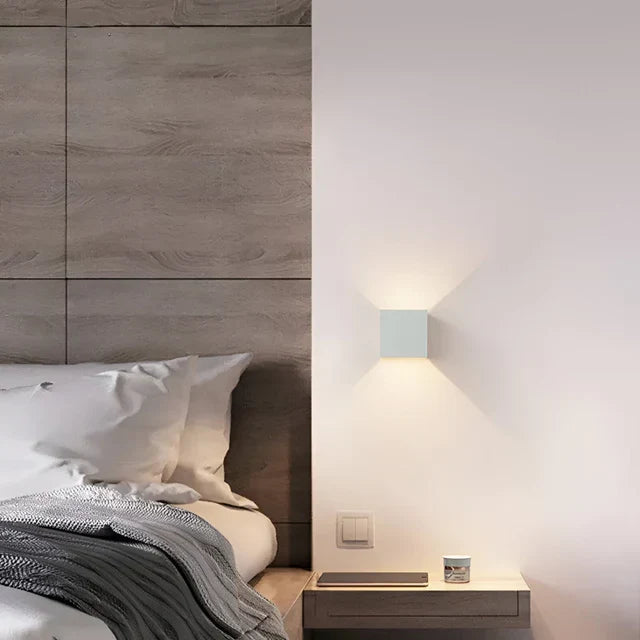 Trådløs Væglampe til Indendørs og Udendørs Brug | LED-lampe med Batteri og Sensor | GlowCube