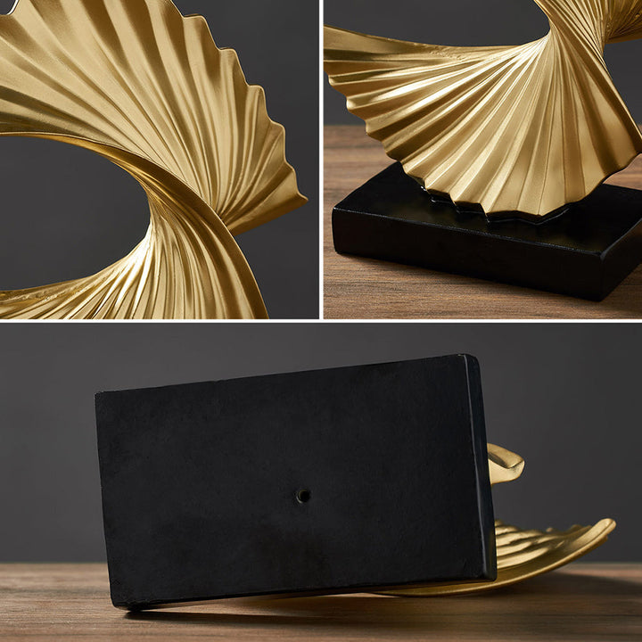 Elegant Halvmåneskulptur – LunarGrace