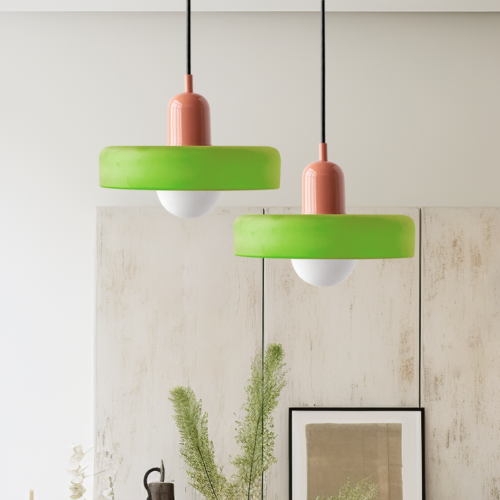 Farverig pendellampe i Bauhaus-stil - StiloGlas