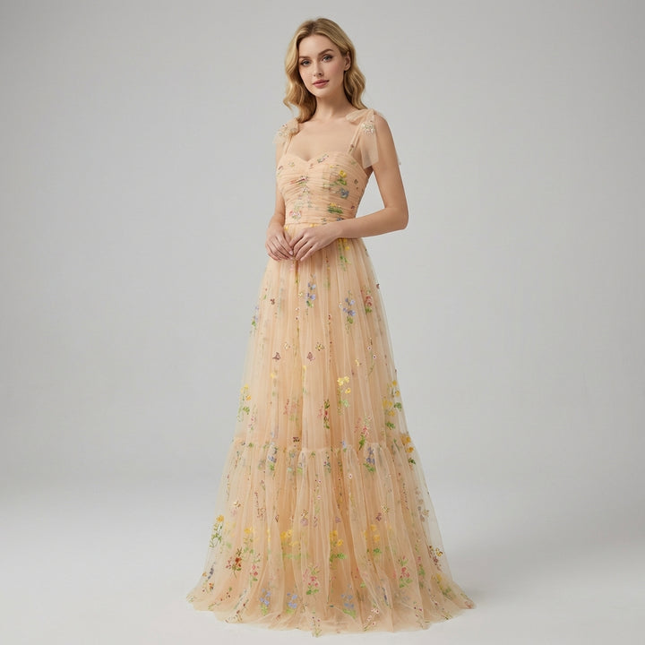 Elegant broderet tyl-ballkjole