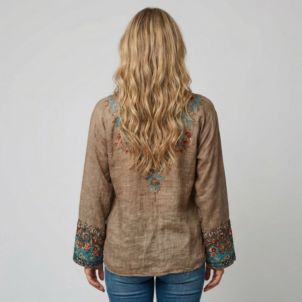 Damebluse med broderi