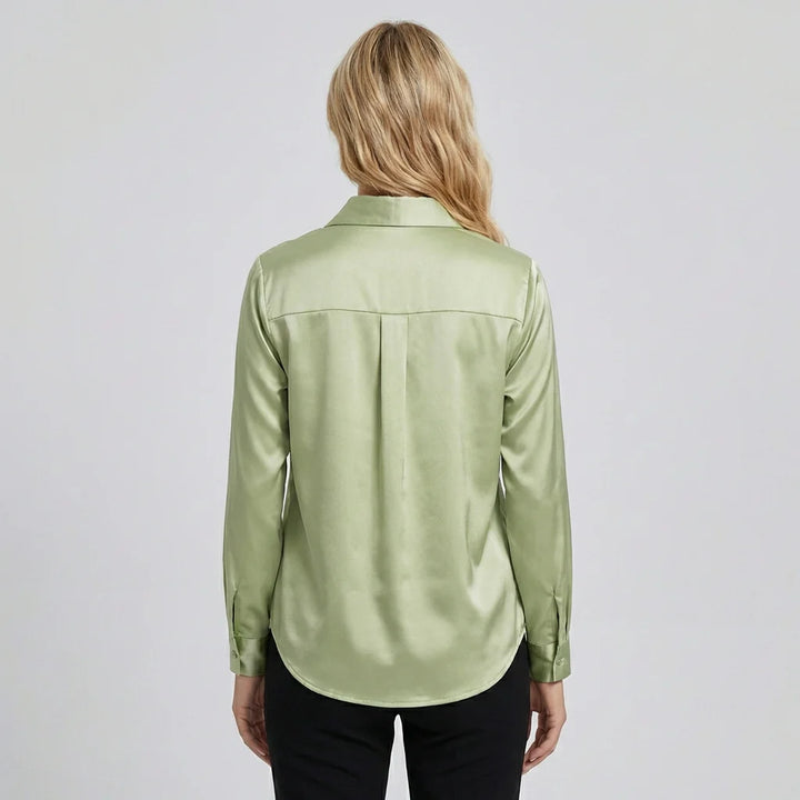 Løs siddende langærmet bluse i satin til kvinder