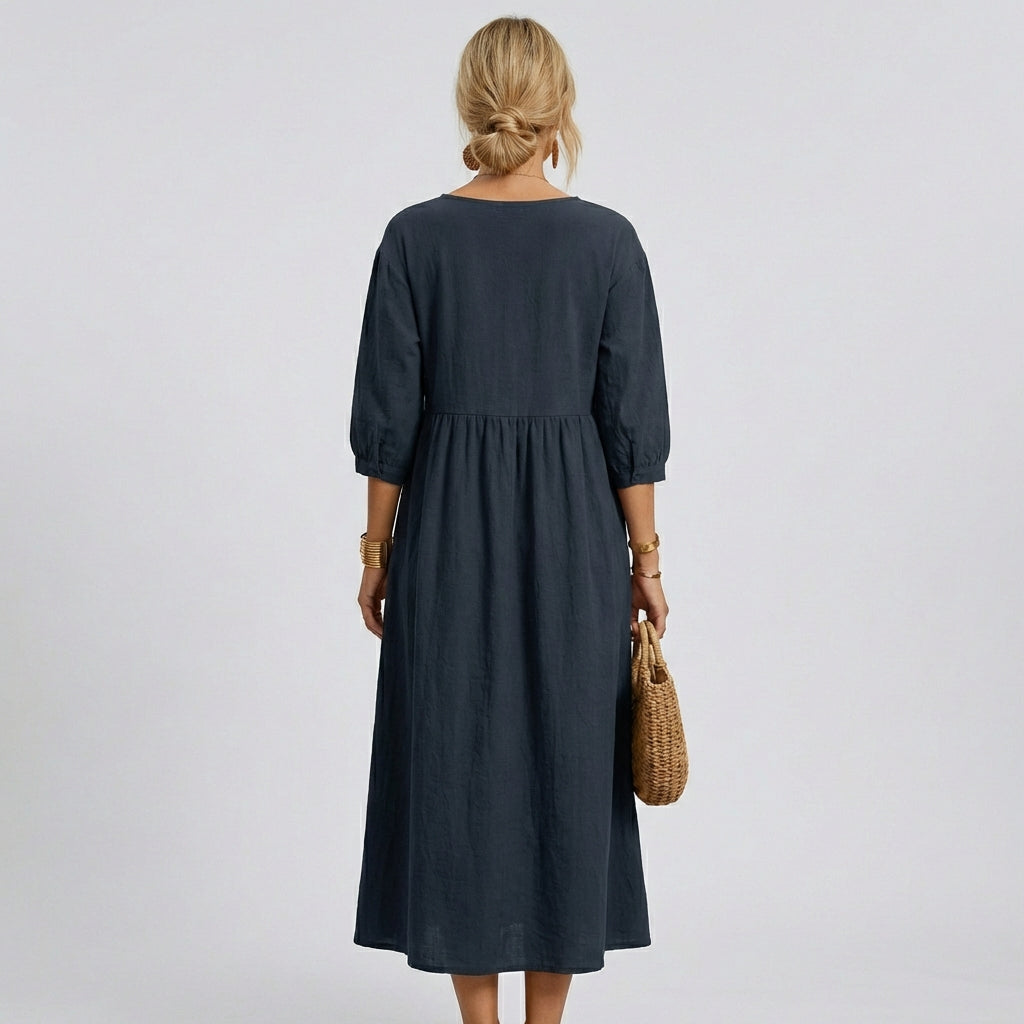 Elegant sommerkjole med smock til kvinder
