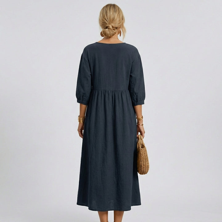 Elegant sommerkjole med smock til kvinder