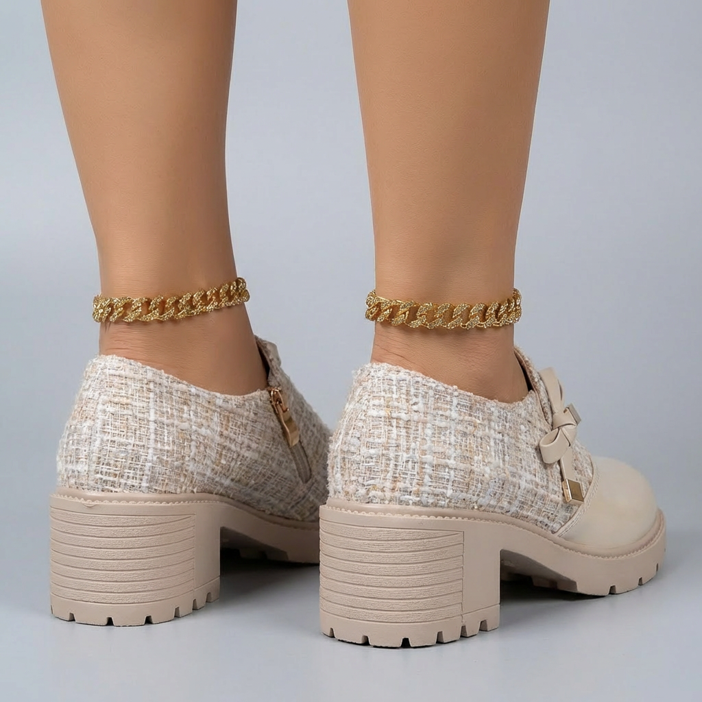 Slip-on hæle med blondedetaljer