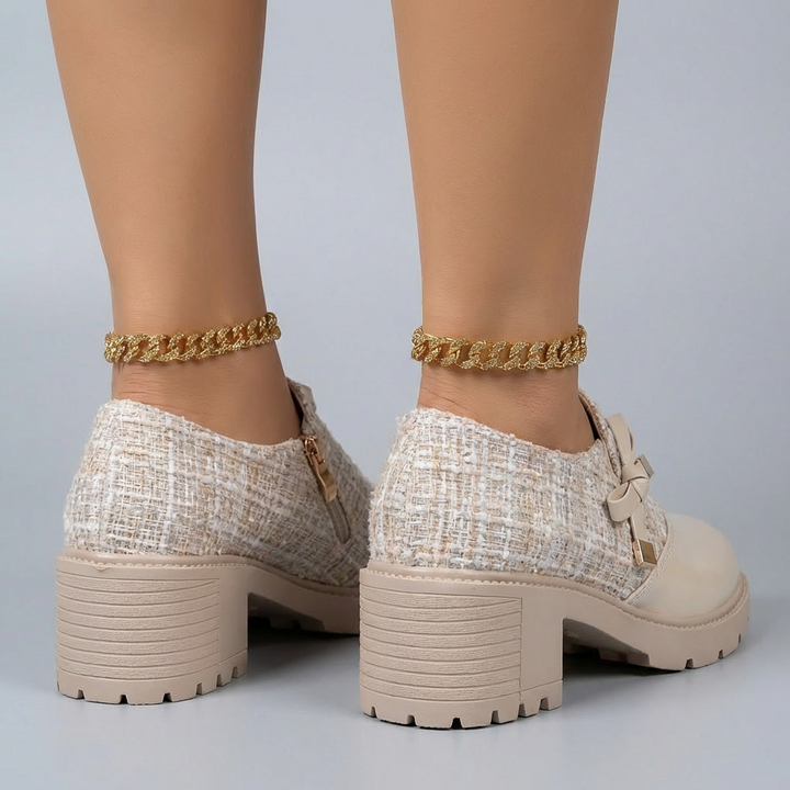 Slip-on hæle med blondedetaljer