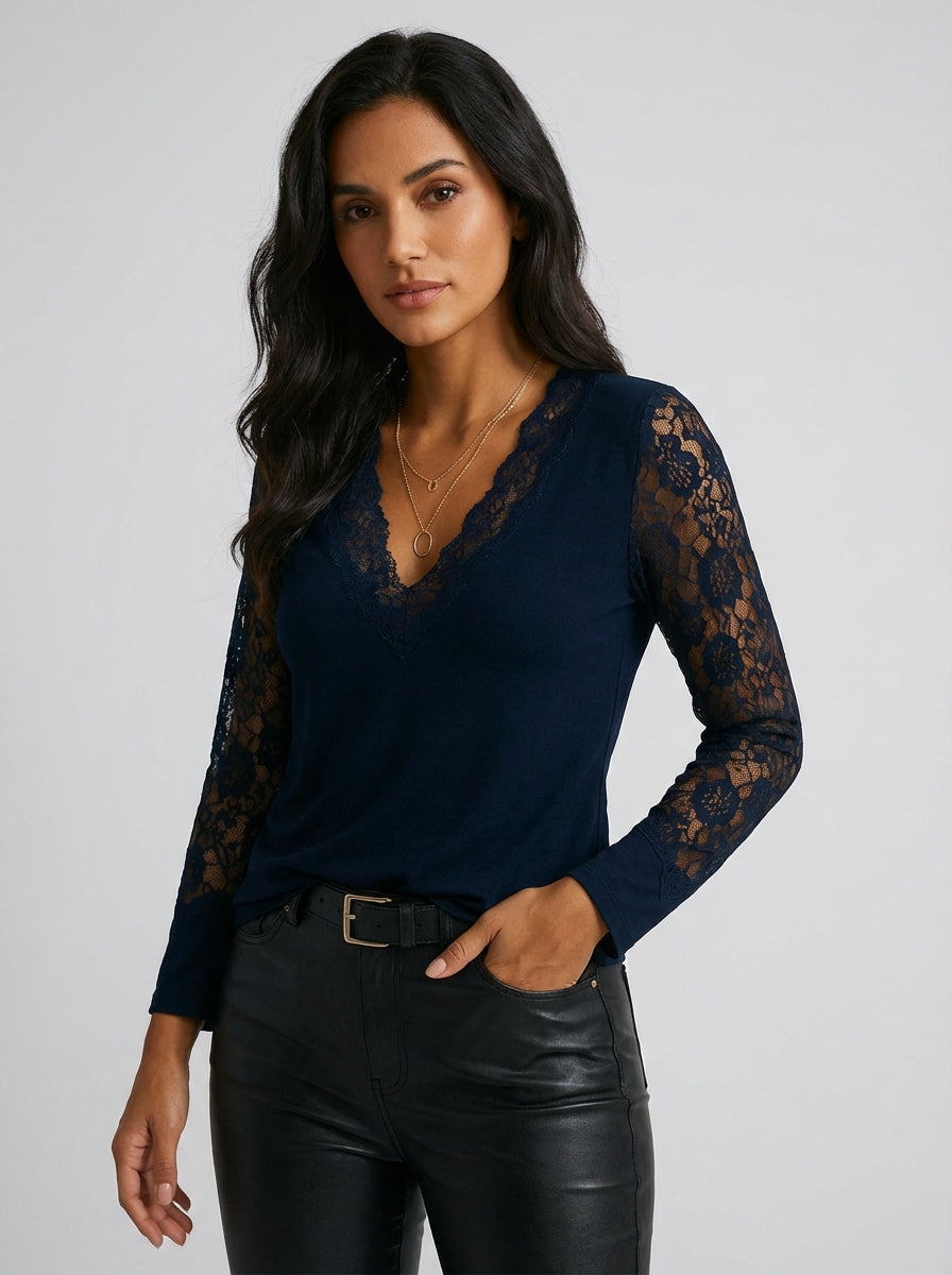 Elegant Blondebluse med V-hals til Kvinder