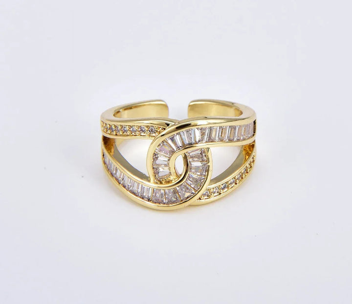 Knyttet ring i roseguld med diskrete detaljer