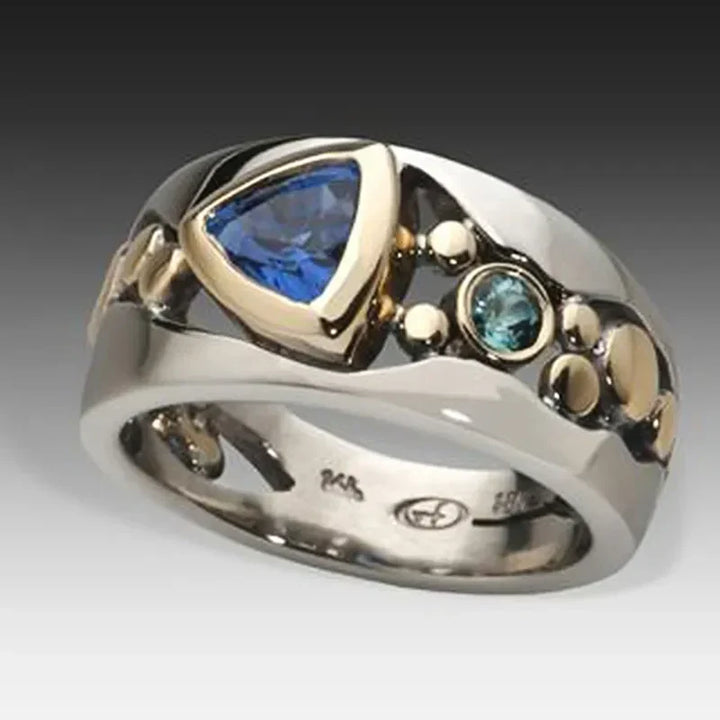 Elegant ring i hvidguld med antik issten
