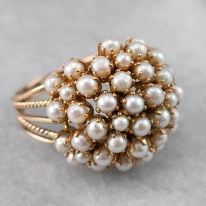 Ring med indlagt perleaccent