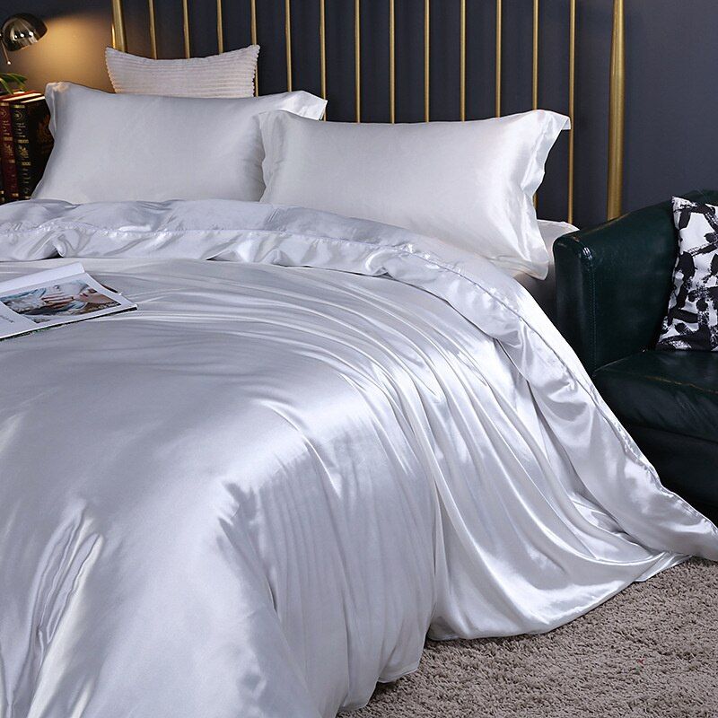 Luksuriøst sengetøjssæt i silke/satin (4 dele) - SilkSleep