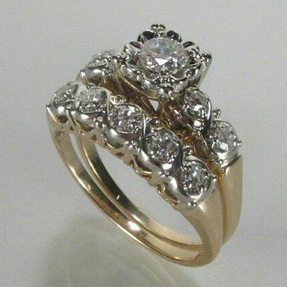 Elegant guldring med raffinerede detaljer