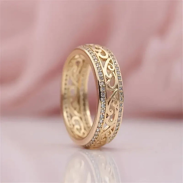 Blød Guldring med Elegant Hulrum