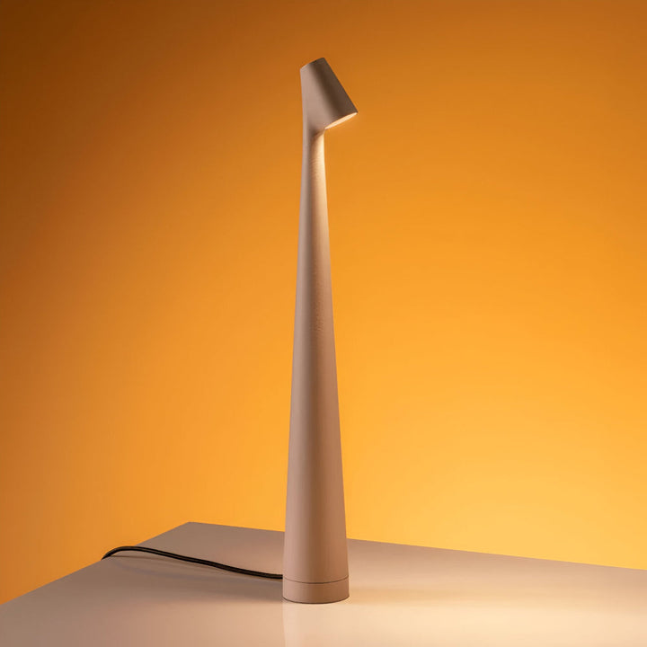 Trådløs LED-bordlampe | Lampe til stue og skrivebord | Moderne batteridrevet bordlampe | VivaLume