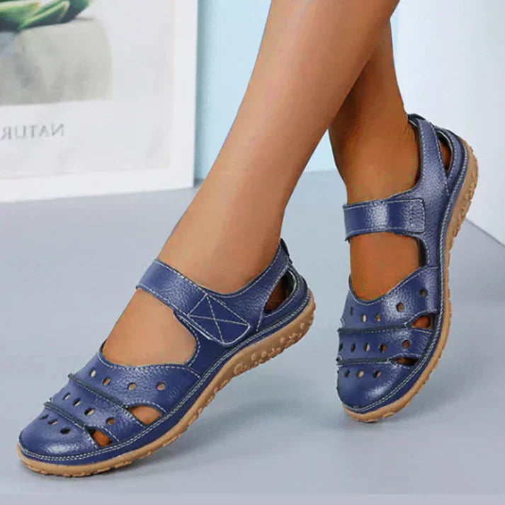 https://cdn.shopify.com/s/files/1/0575/0731/5784/files/komfortable-dame-sandaler-med-lukket-ta-justerbar-velcro-og-fleksibel-sal-ideel-til-bybrug-eller-afs-5.webp?v=1748703051