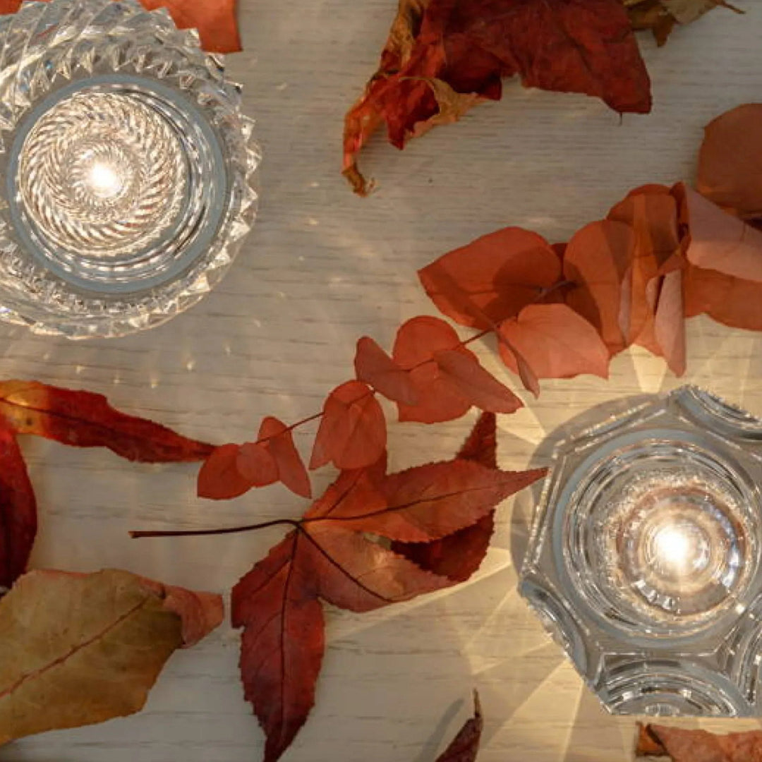 VÉLORIA bordlampe i krystal | Diamantformet design og 360° lysspil | Trådløs og USB-opladelig | Op til 12 timers lystid