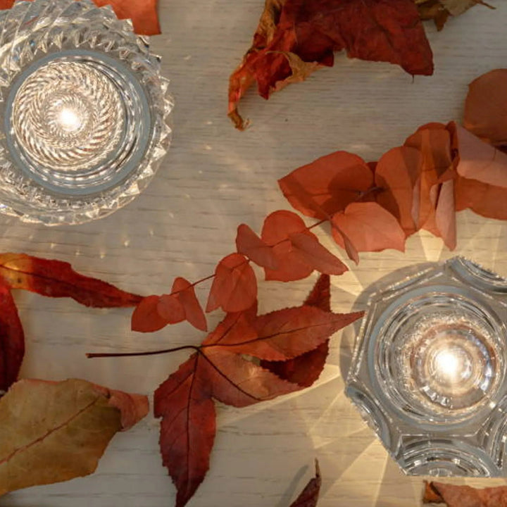 VÉLORIA bordlampe i krystal | Diamantformet design og 360° lysspil | Trådløs og USB-opladelig | Op til 12 timers lystid