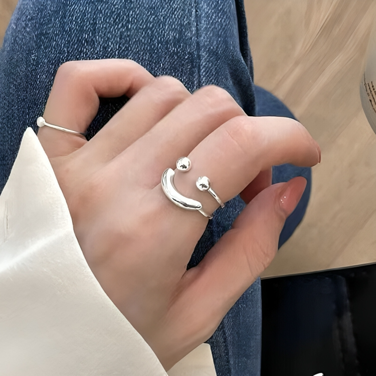 Smiley-justerbar ring - Minimalistisk, stabelbar statement-ring