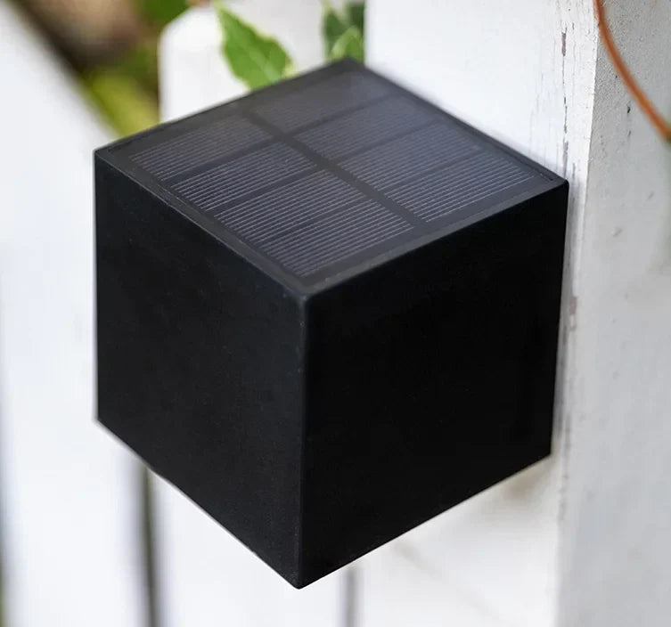 Luxe solcelle-LED-væglampe | Trådløs | IP65 | Udendørs | Sort