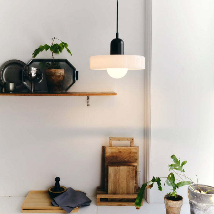 Bauhaus-pendel af farvet glas