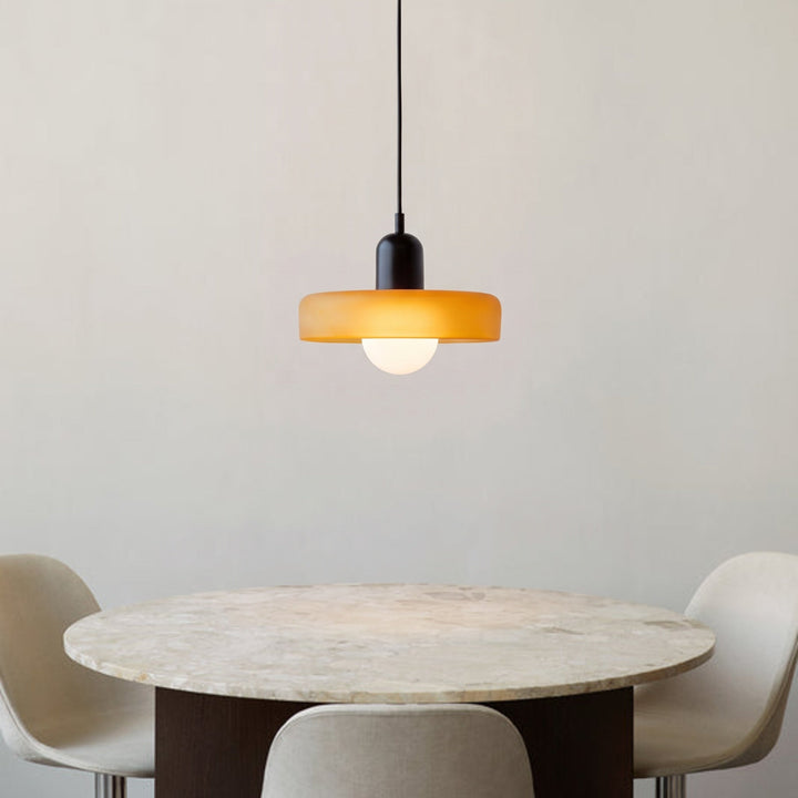 Bauhaus-pendel af farvet glas