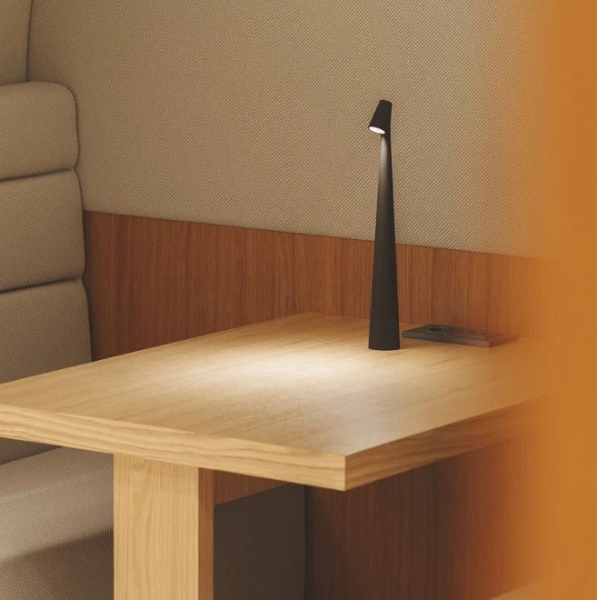 Genopladelig LED-bordlampe – ledningsfri, dæmpbar, moderne belysning