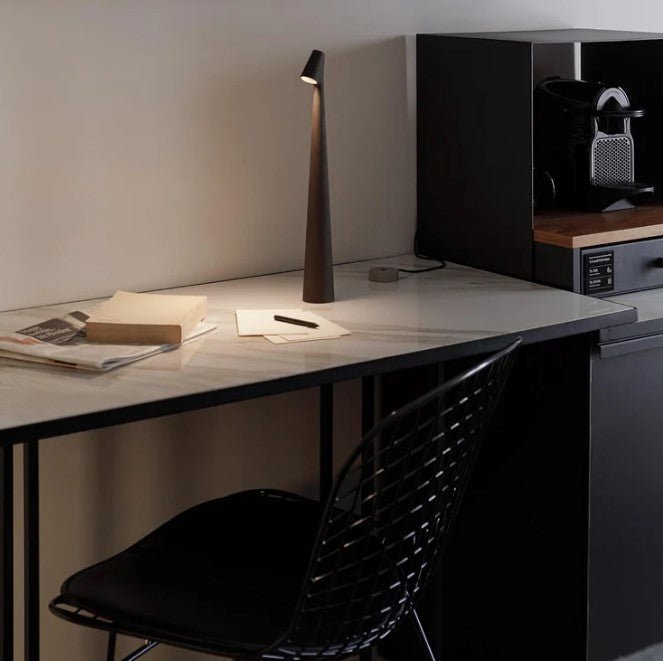 Genopladelig LED-bordlampe – ledningsfri, dæmpbar, moderne belysning
