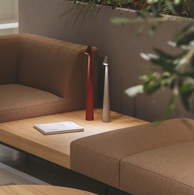 Genopladelig LED-bordlampe – ledningsfri, dæmpbar, moderne belysning
