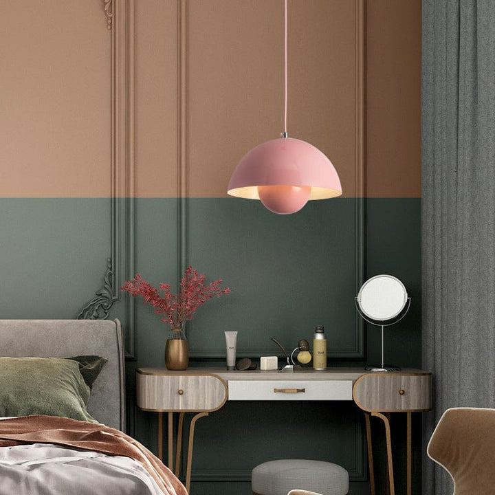 https://cdn.shopify.com/s/files/1/0575/0731/5784/files/moderne-hvid-flowerpot-loftslampe-med-skandinavisk-design-justerbar-hojde-og-led-haengende-fra-loftet-10.jpg?v=1750120189