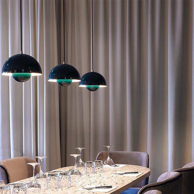 https://cdn.shopify.com/s/files/1/0575/0731/5784/files/moderne-hvid-flowerpot-loftslampe-med-skandinavisk-design-justerbar-hojde-og-led-haengende-fra-loftet-20.jpg?v=1750120209