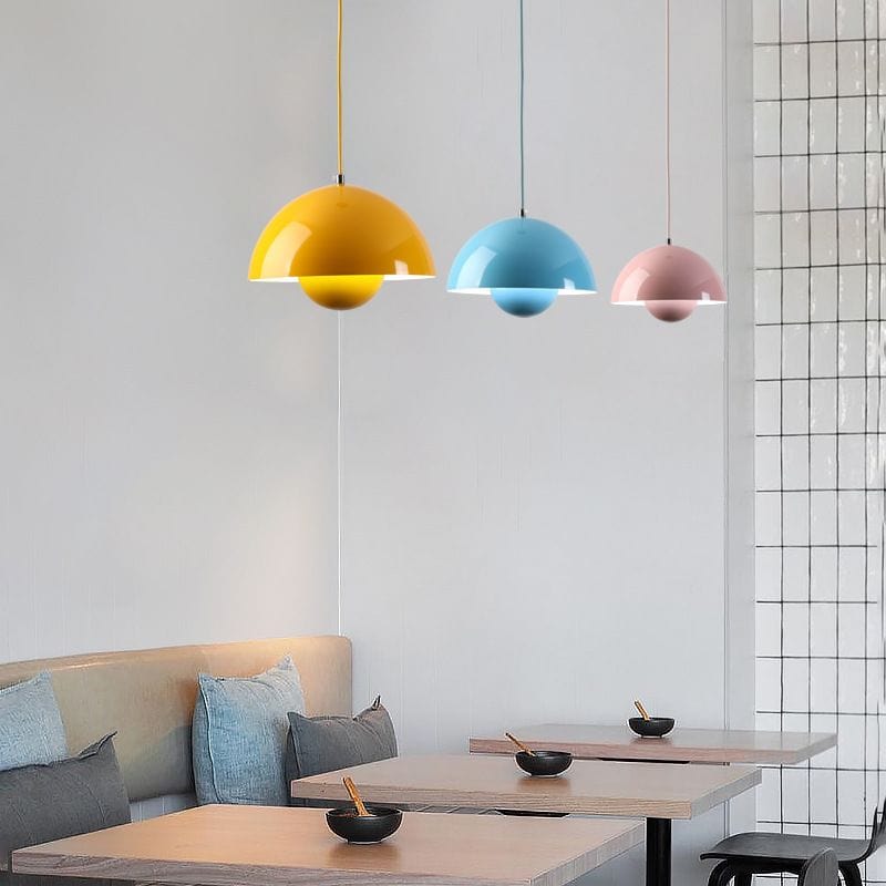 https://cdn.shopify.com/s/files/1/0575/0731/5784/files/moderne-hvid-flowerpot-loftslampe-med-skandinavisk-design-justerbar-hojde-og-led-haengende-fra-loftet-21.jpg?v=1750120211