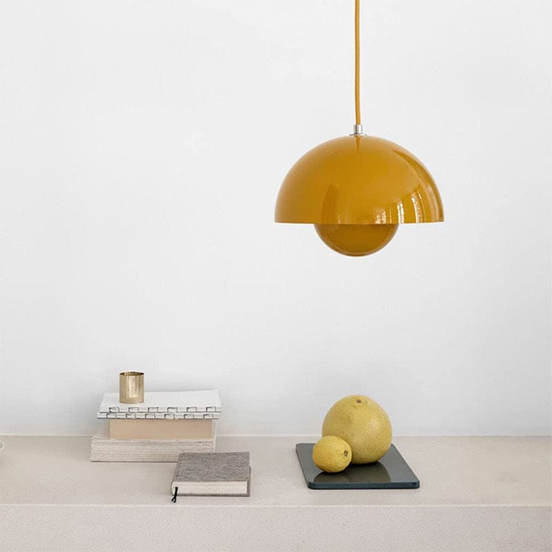 https://cdn.shopify.com/s/files/1/0575/0731/5784/files/moderne-hvid-flowerpot-loftslampe-med-skandinavisk-design-justerbar-hojde-og-led-haengende-fra-loftet-24.jpg?v=1750120216