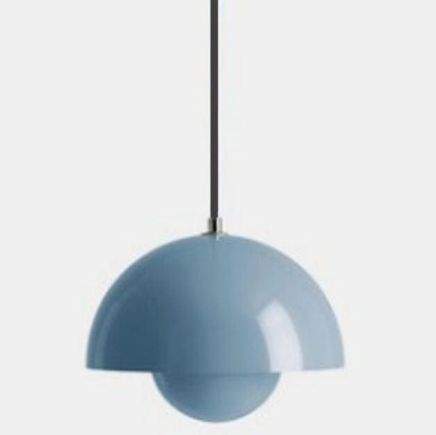 https://cdn.shopify.com/s/files/1/0575/0731/5784/files/moderne-hvid-flowerpot-loftslampe-med-skandinavisk-design-justerbar-hojde-og-led-haengende-fra-loftet-34.jpg?v=1750120235