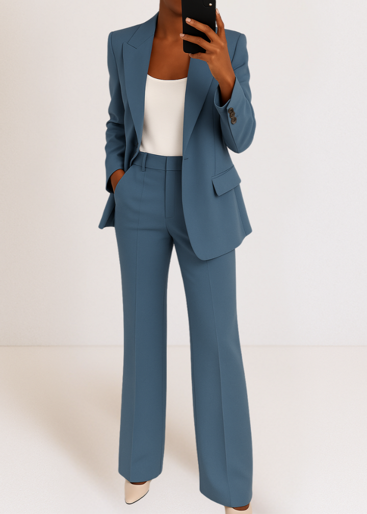 Dame-todelt sæt: taljeret blazer og bukser (loungesæt)