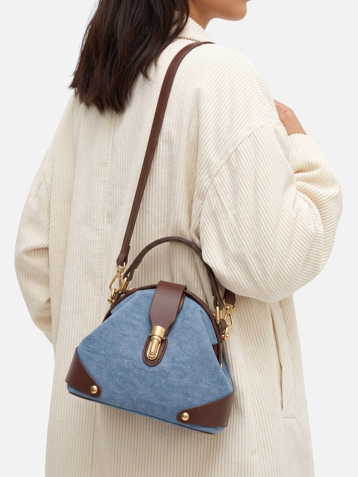 Tofarvet crossbody-taske i kunstlæder med lås til damer