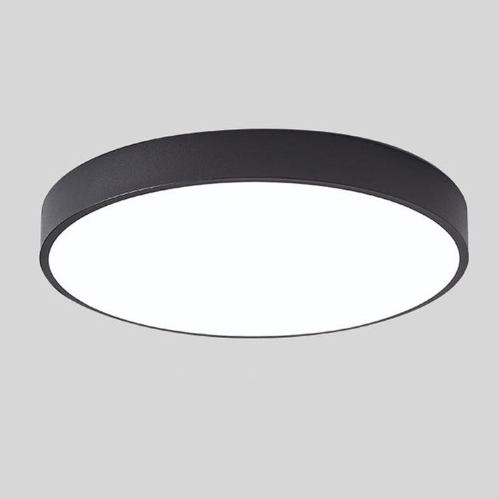 Loftlampe i nordisk træ formet som en makron til moderne rum