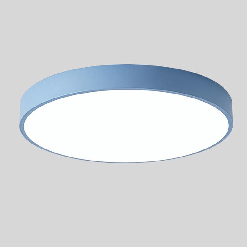 Loftlampe i nordisk træ formet som en makron til moderne rum