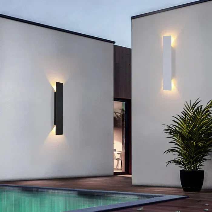 Moderne Udendørslampe – LED-væglampe Op/Ned, Vandtæt, Lodret Design