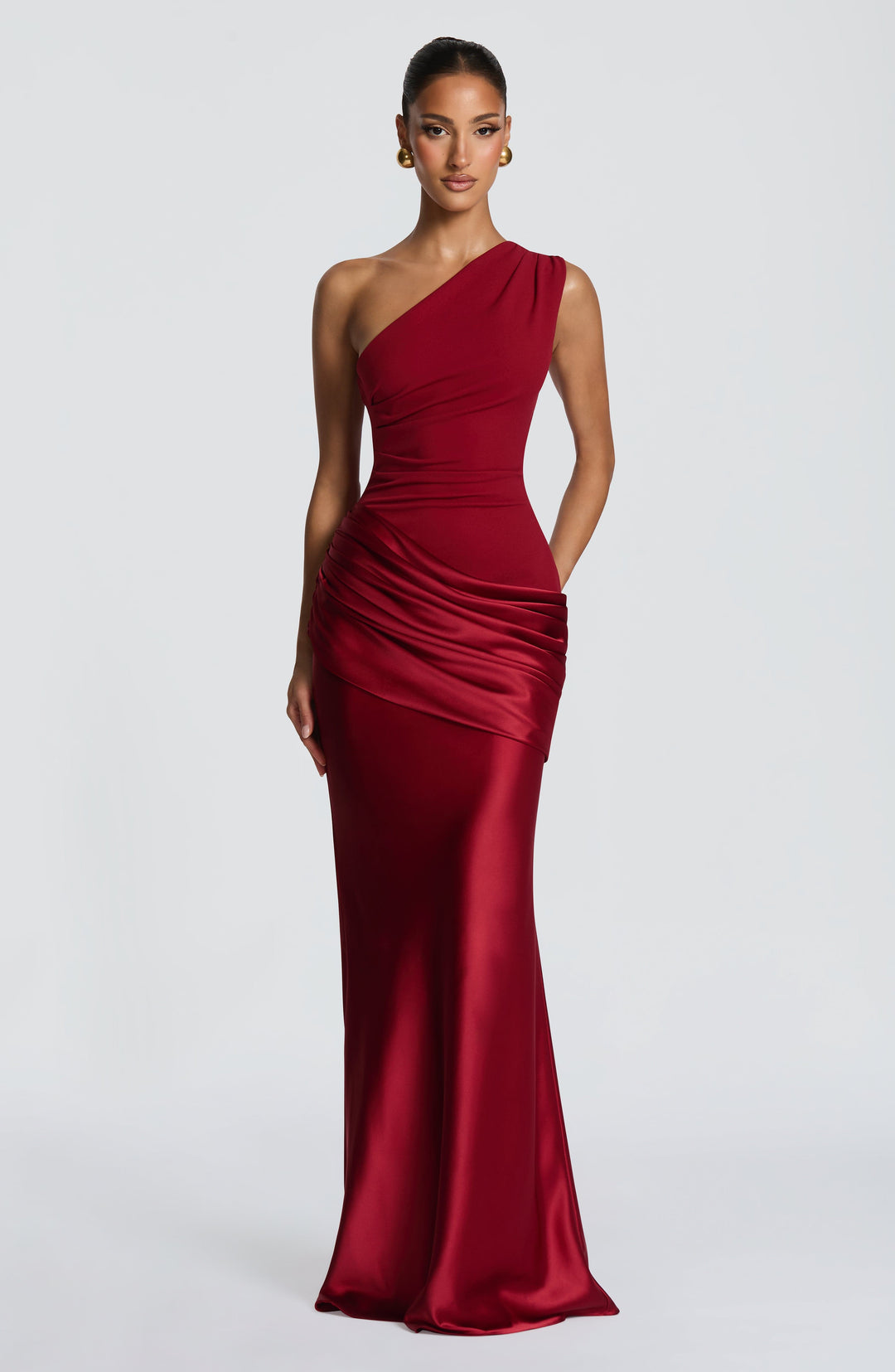 Abbey one-shoulder-maxikjole i satin