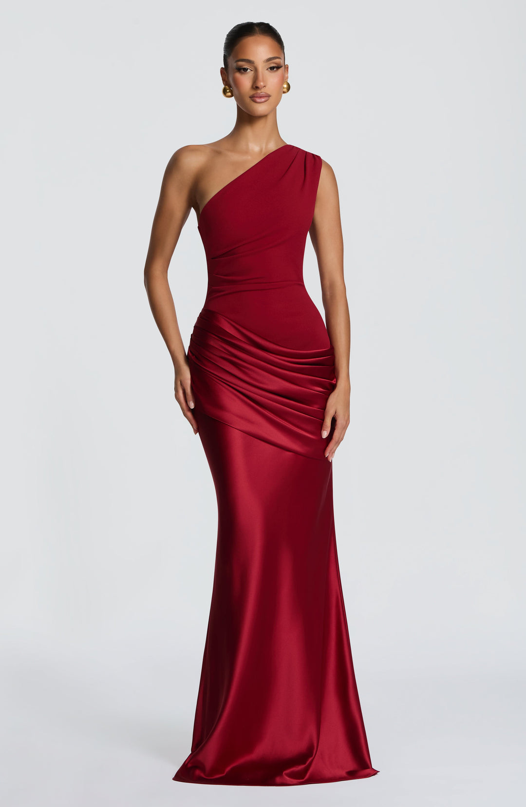 Abbey one-shoulder-maxikjole i satin