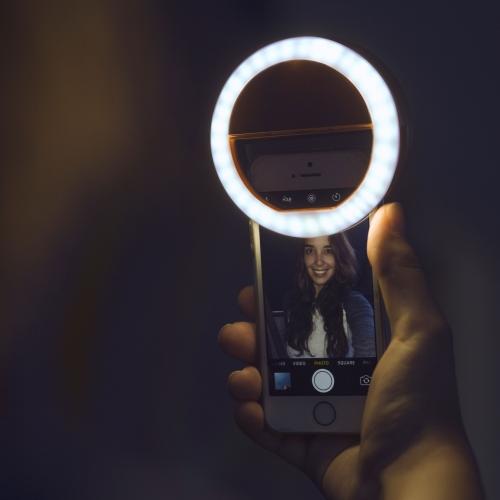 Bærbar ringlampe til selfies - GlowSnap
