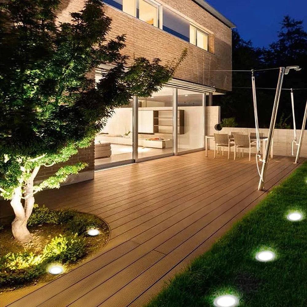 https://cdn.shopify.com/s/files/1/0575/0731/5784/files/solcelle-led-jordspot-8-dioder-i-borstet-krom-energieffektiv-udendors-belysning-med-spyd-for-let-ins-3.jpg?v=1750120965