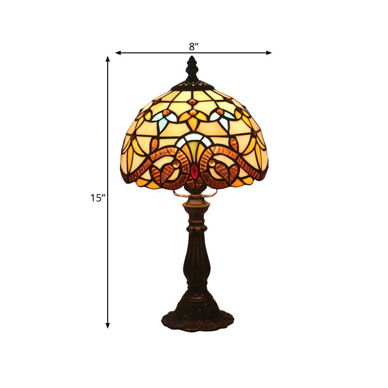 Bordlampe i Tiffany-glas – klassiske linjer i bly