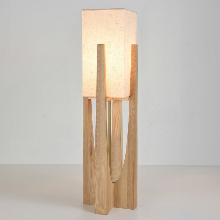NaraLume gulvlampe i valnød | Minimalistisk og hyggelig